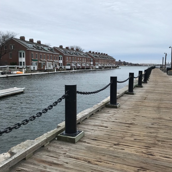 Meet your Posher, Julie - Picture 1 of 1